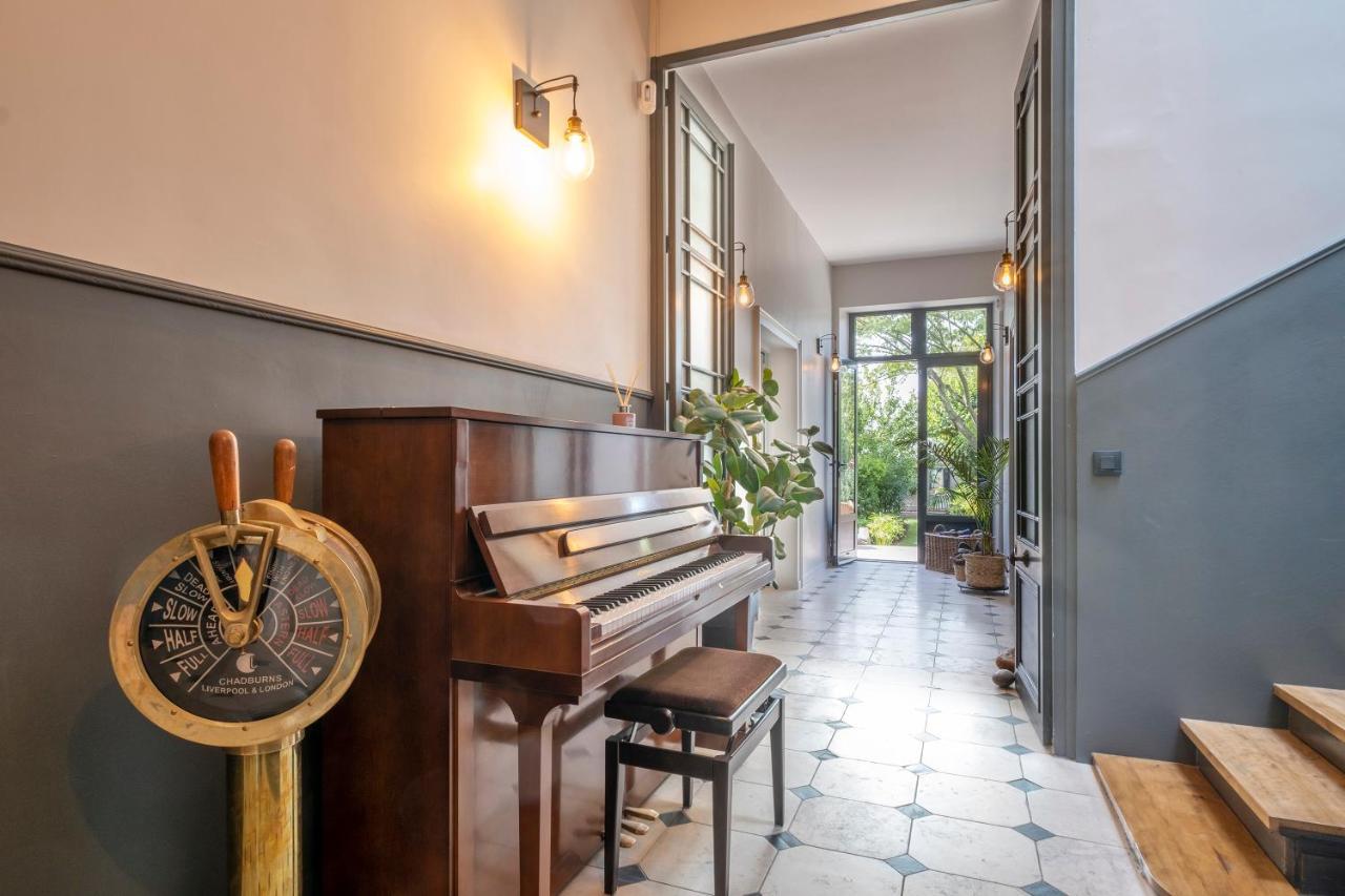 Escale Rochelaise, Gite Urbain Avec Spa Bain Nordique Et Sauna Tonneau La Rochelle  Exterior foto
