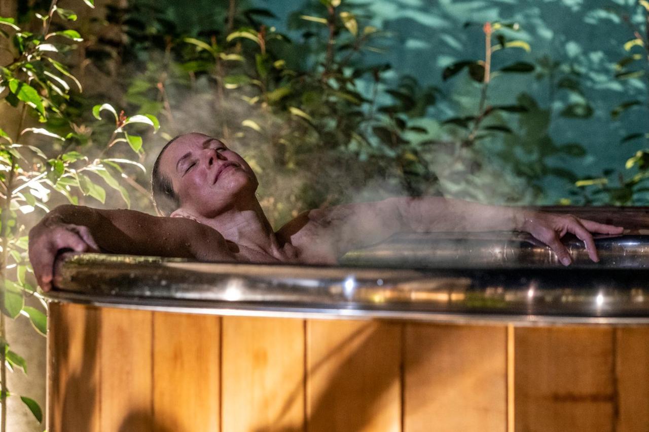 Escale Rochelaise, Gite Urbain Avec Spa Bain Nordique Et Sauna Tonneau La Rochelle  Exterior foto