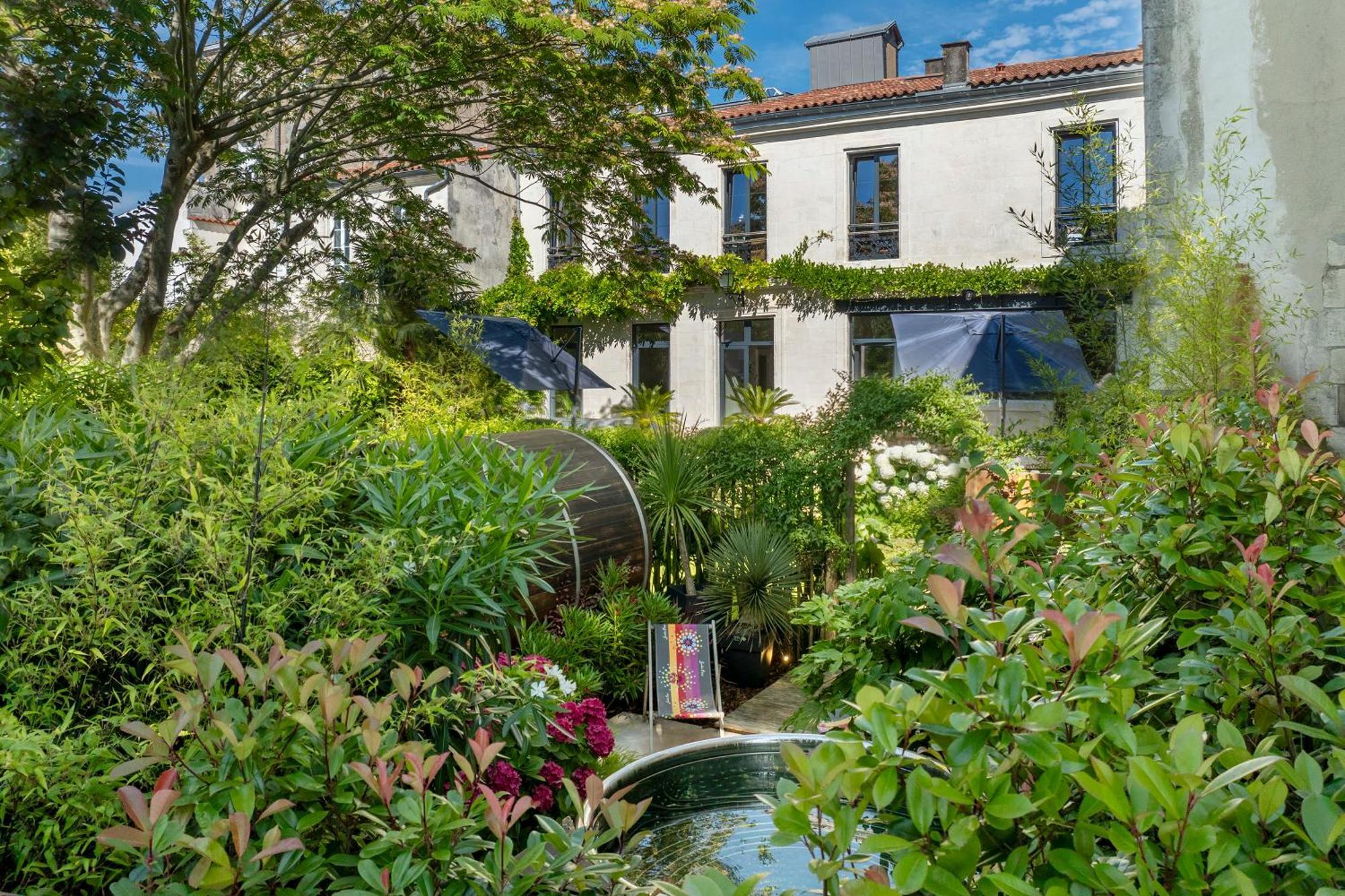 Escale Rochelaise, Gite Urbain Avec Spa Bain Nordique Et Sauna Tonneau La Rochelle  Exterior foto