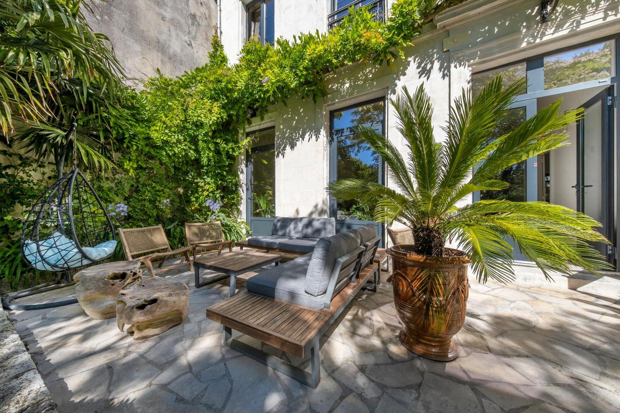 Escale Rochelaise, Gite Urbain Avec Spa Bain Nordique Et Sauna Tonneau La Rochelle  Exterior foto
